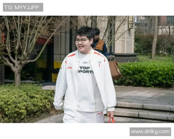 Meiko在比赛中展现超凡实力成功实现三杀震撼全场观众