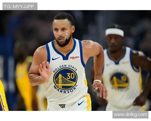 勇士击败湖人，库里砍下30分领先比赛，勇士豪取五连胜